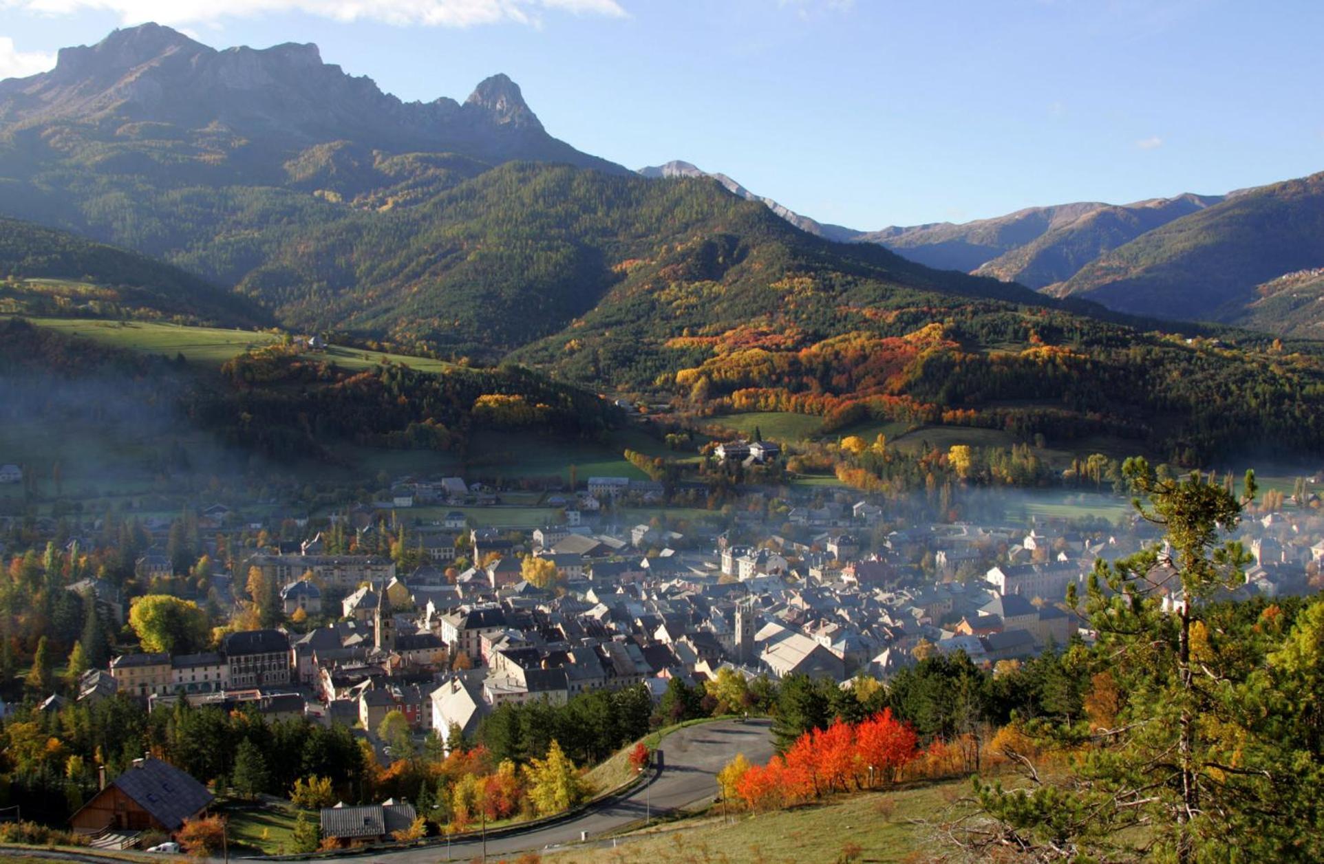 La Capitale - Les Gites De L Argile Barcelonnette Exteriör bild
